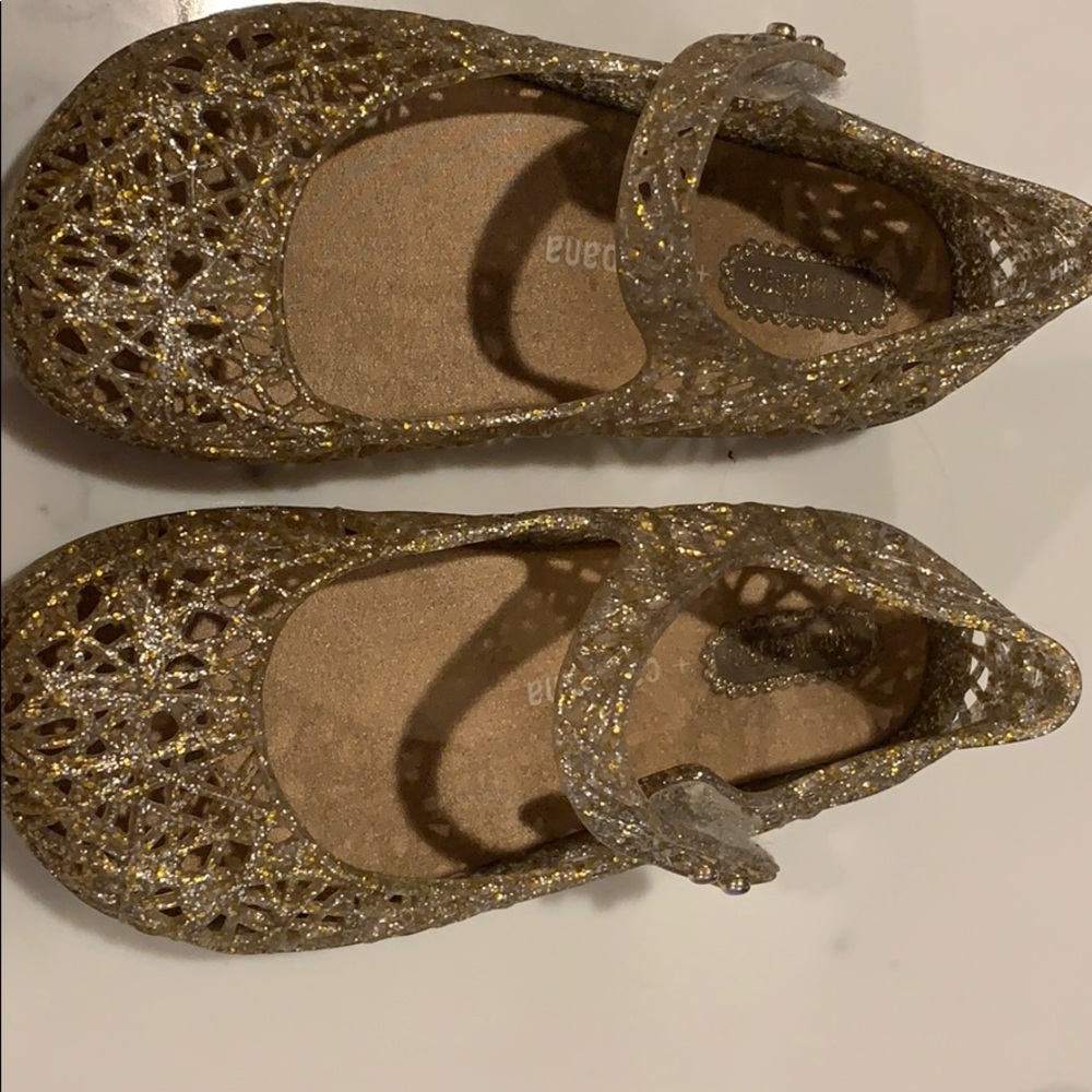 Mini Melissa toddler size 9